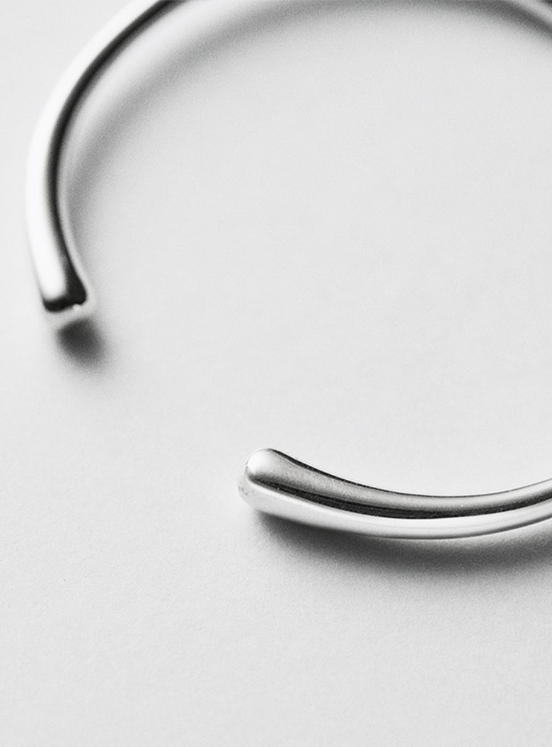 Linea Bangle
