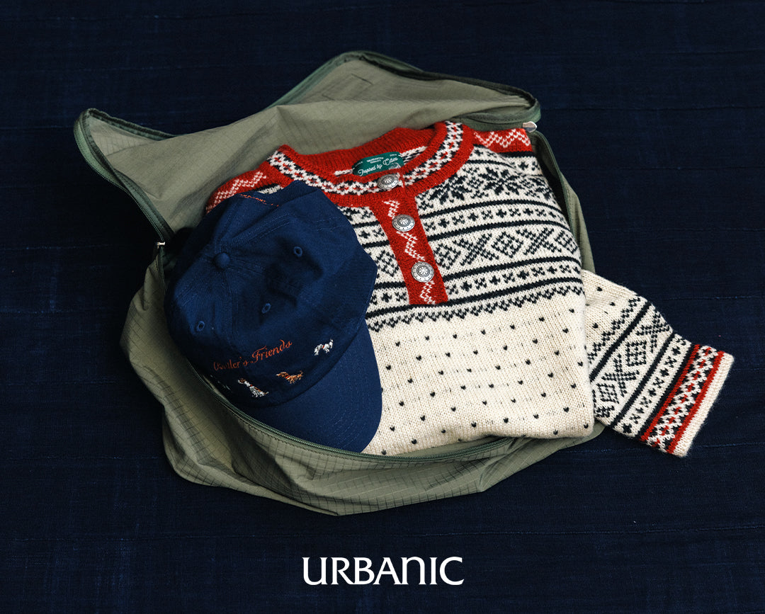 25 Holiday Travel Zip Bag